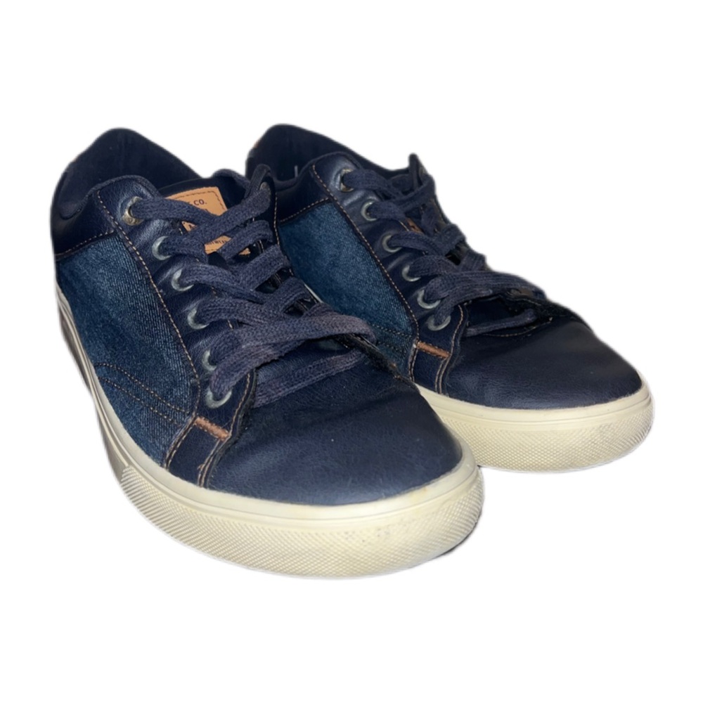 Levi’s sneakers